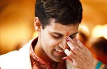 Why do Hindu men wear tilak on forehead ? Tilak