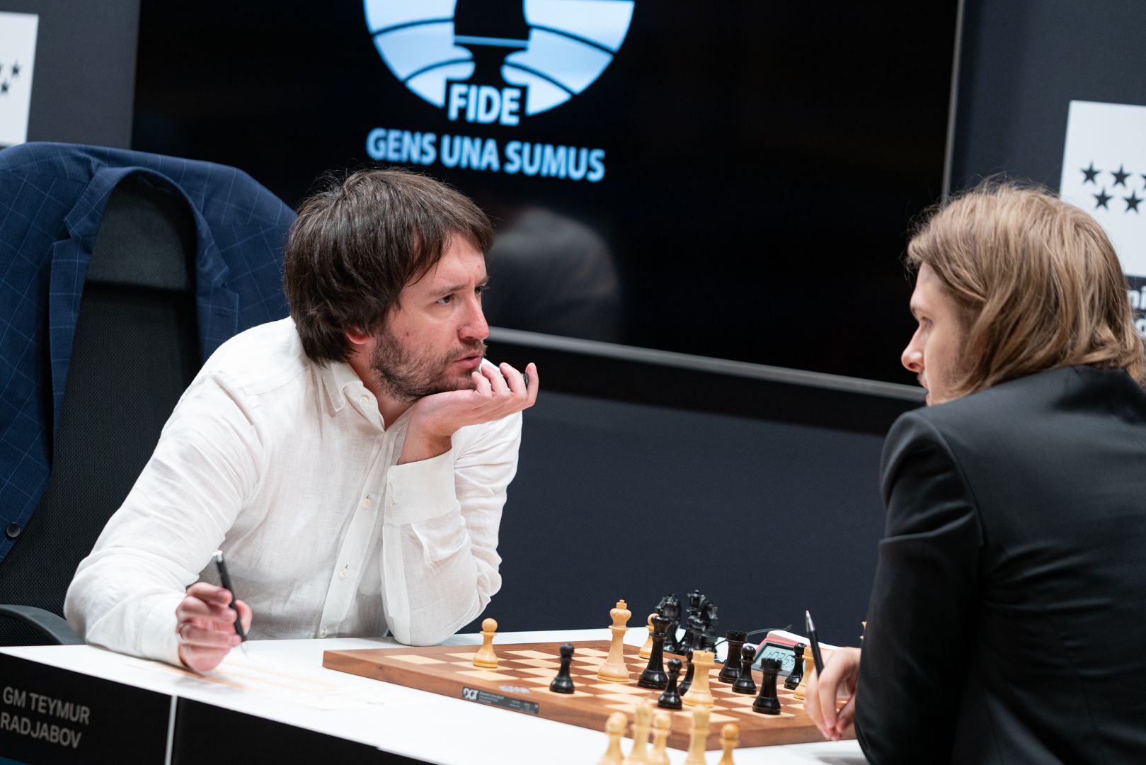 2022 Candidates Round 1: A confident start for Nepomniachtchi and Caruana